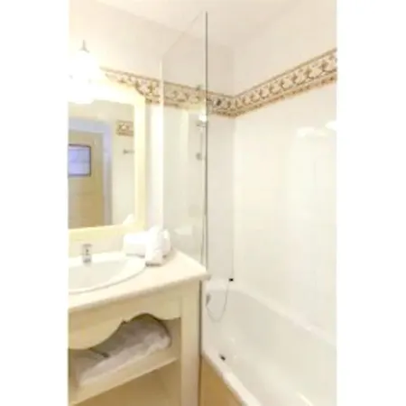 D'une Avec Piscine Partagee Et Wifi A Sur Argens Appartement *